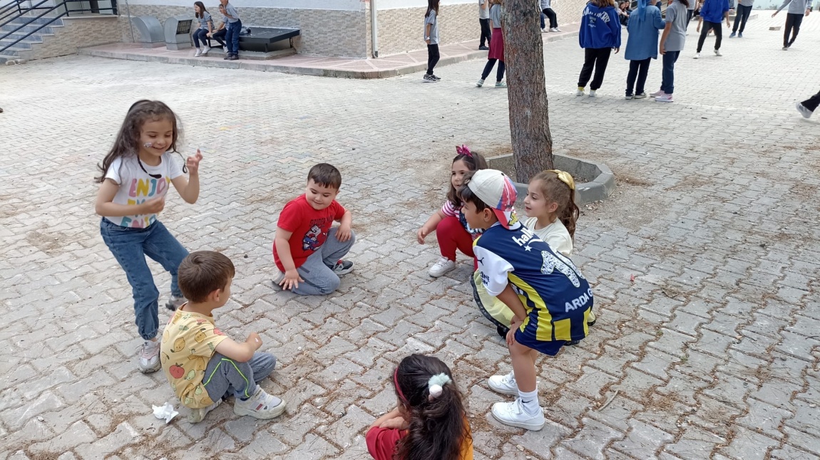 Geleneksel Çocuk Oyunları Şenliği