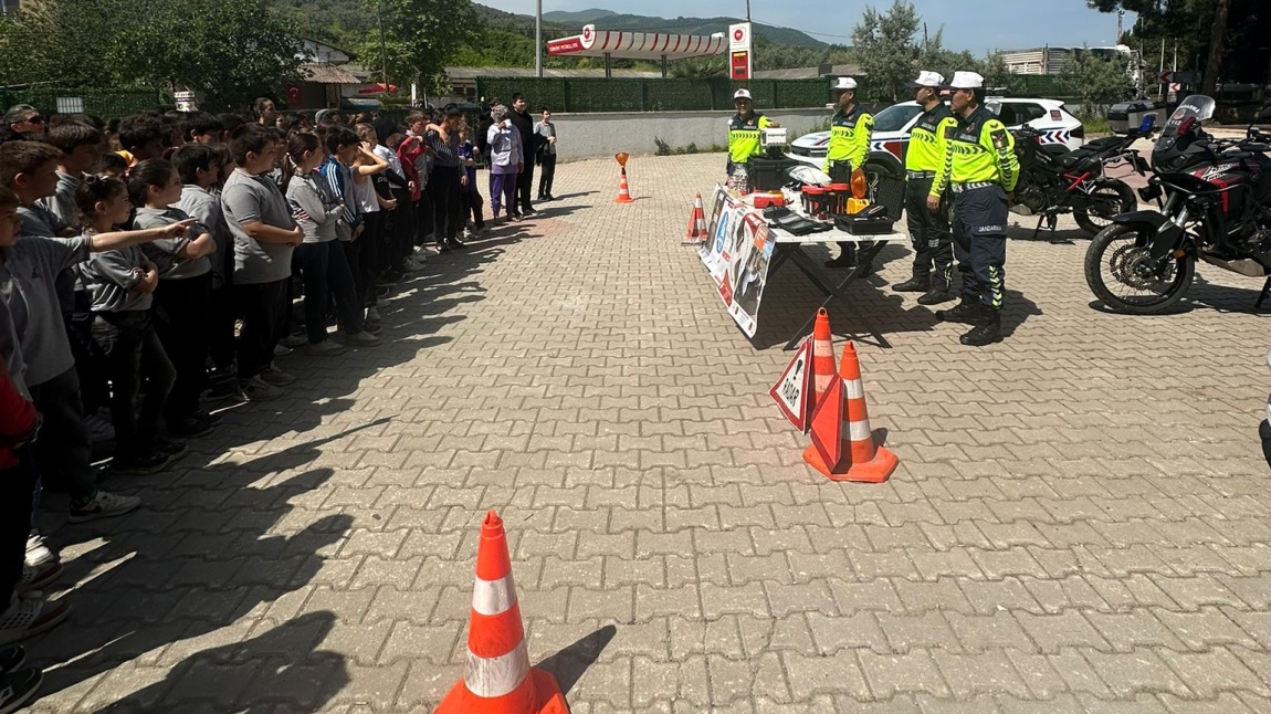 Trafik Haftası Etkinlikleri Kapsamında Jandarma Okulumuzu Ziyaret Etti